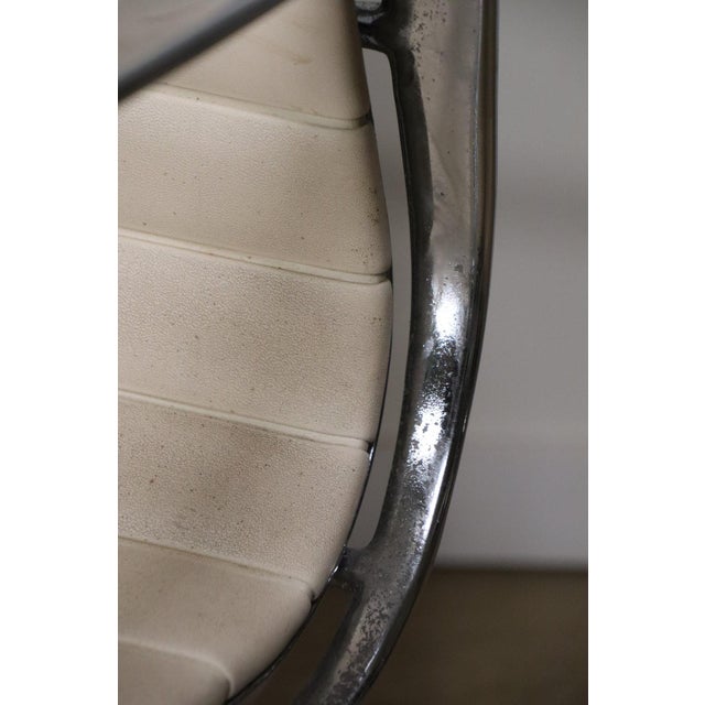 EA 108 Leather Armchair by Charles and Ray Eames for Herman Miller, 1960 For Sale - Image 16 of 18