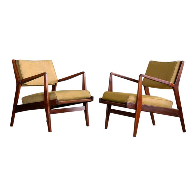 Jens Risom Pair Of Midcentury Walnut Lounge Chairs Chairish
