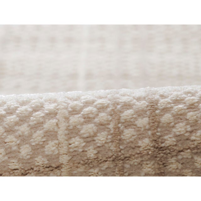 Momeni Talia Beige Machine Made Area Rug 4' X 6' For Sale - Image 4 of 9