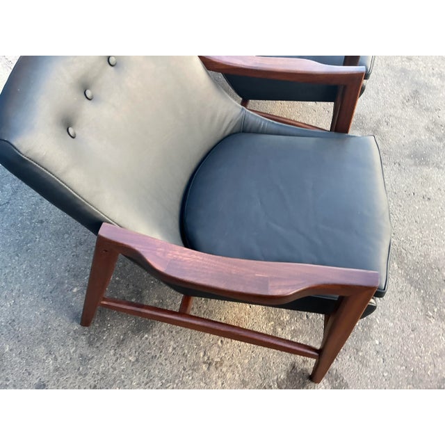 Modern Mid Century Black Leather Lounge Chairs - A Pair For Sale - Image 10 of 10