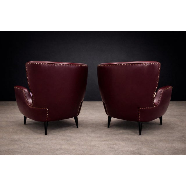 Pair of Brazilian Modernist Armchairs in Hardwood, Burgundy Leather & Bouclé by Carlo Hauner, 1950s – Lot 466 For Sale - Image 11 of 15