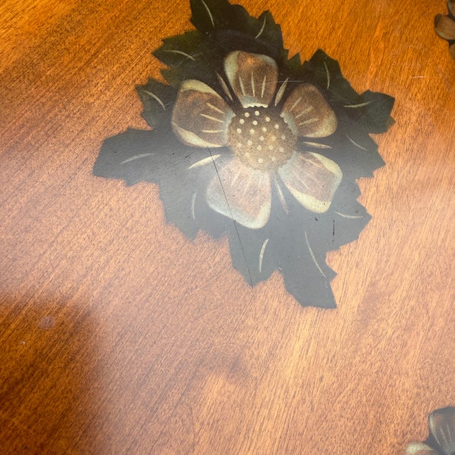 1970s Ethan Allen Country Farmhouse Hitchcock Style Solid Heirloom Maple Stenciled Accent Drink Table (14-9042) For Sale - Image 10 of 13