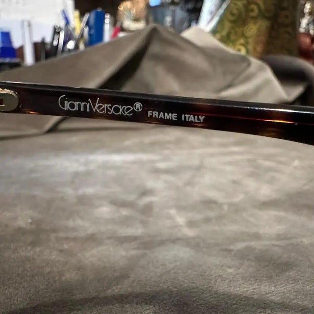 White 1980s Vintage Fashion Sunglasses by Gianni Versace For Sale - Image 8 of 12