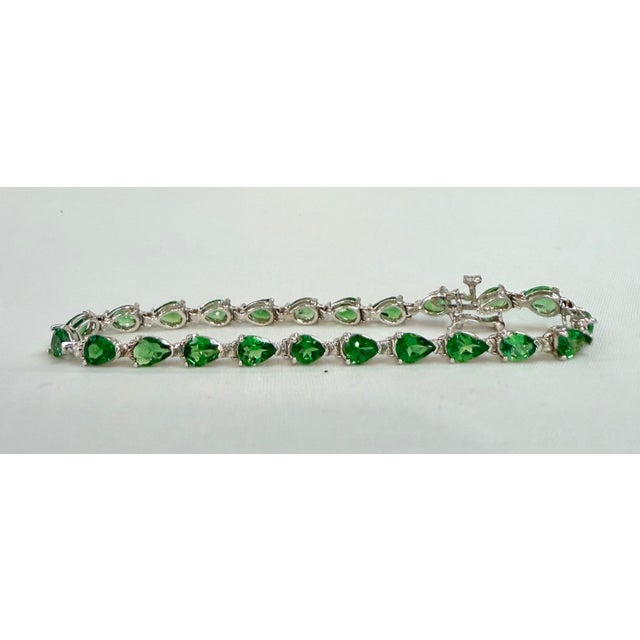 2020s 12 Ct Natural Pear Shape Tsavorite Cocktail Tennis Bracelet 14 Kt White Gold 7" For Sale - Image 5 of 8