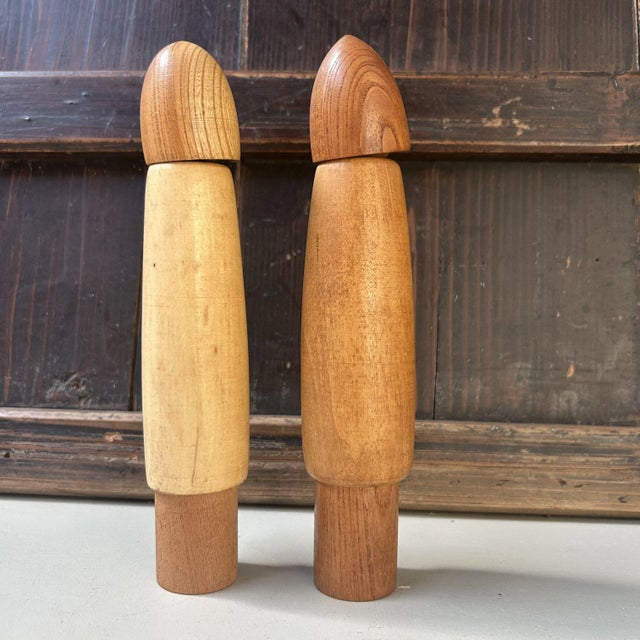 1970s Vintage Minimalist Kokeshi Figurines, 1970s, Set of 2 For Sale - Image 5 of 8