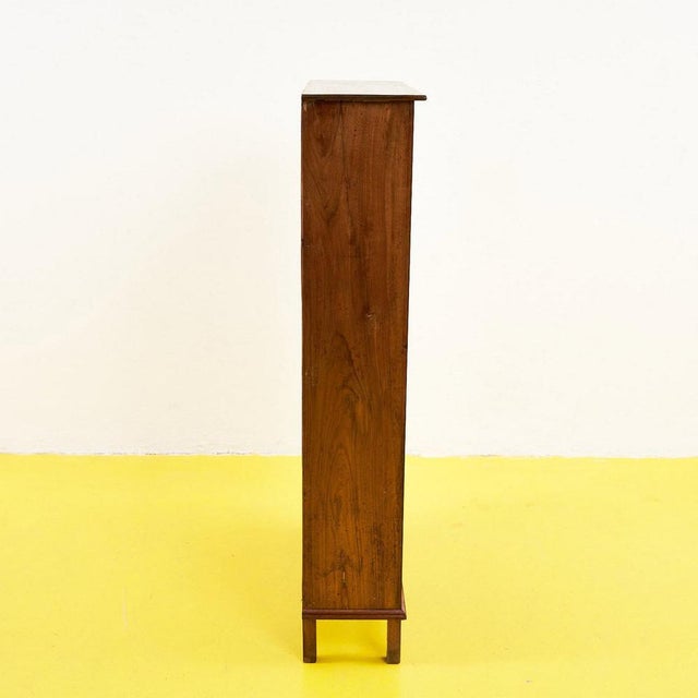 Antique Wooden Bookcase in Walnut, 1900s For Sale - Image 4 of 8