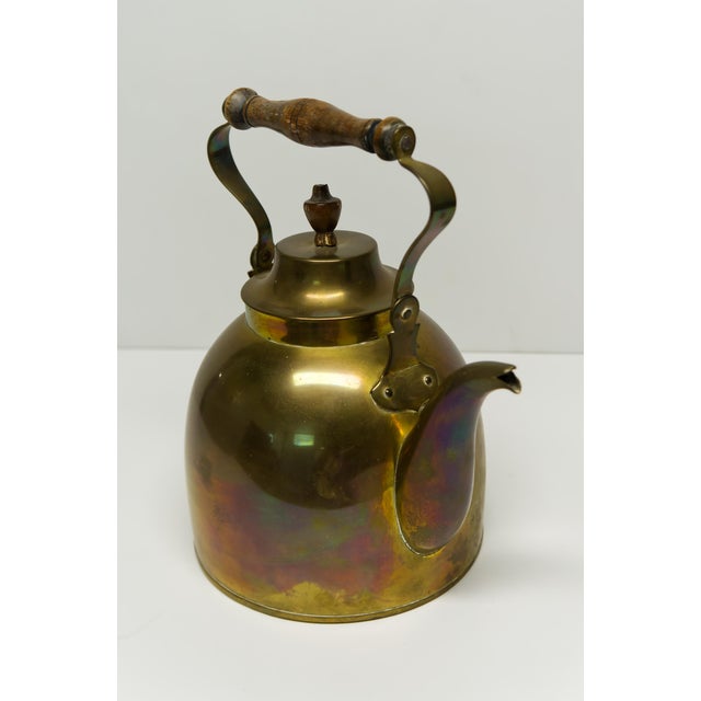 Early 20th Century Late Victorian Brass Tea Kettle With Wood Handle For Sale - Image 4 of 5