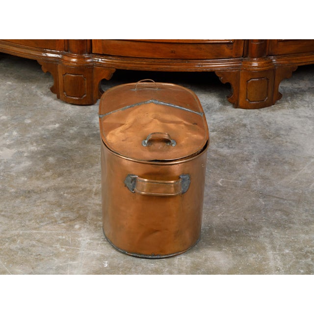 Large English 1930s Copper Braising Pan with Handles and Weathered Patina For Sale - Image 12 of 12