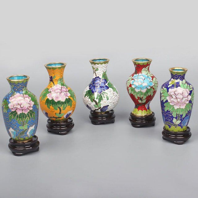 Chinese Set of 5 Miniature Chinese Cloisonné Vases | Floral Motif With Wood Stands & Box For Sale - Image 3 of 8