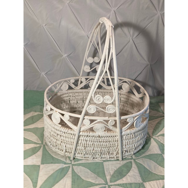 Mid 19th Century Victorian Wicker White Large Basket With Scrolls.1860-1900 Handmade For Sale - Image 5 of 12