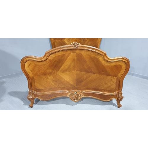 French Walnut and Parcel Gilt Bed For Sale - Image 3 of 16