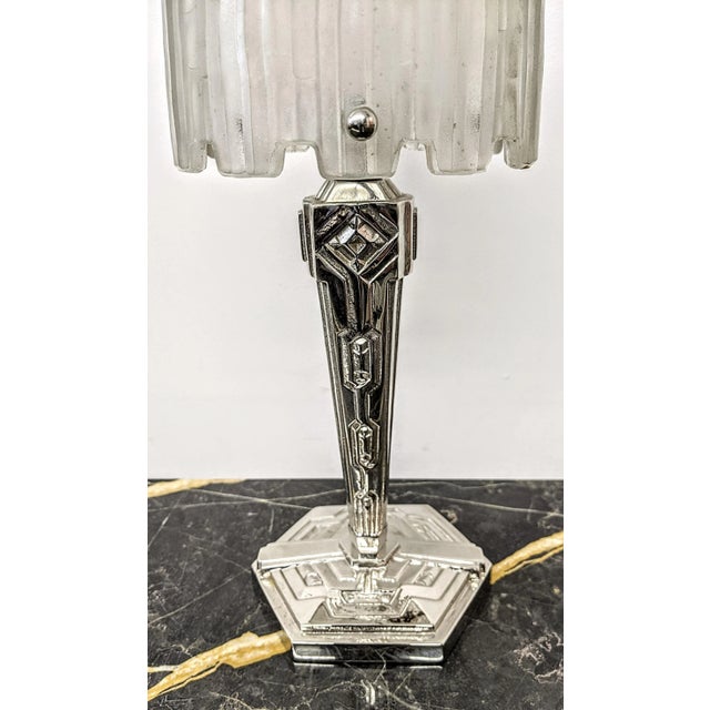Sabino Art Glass 1930s French Art Deco Waterfall Table Lamp Signed by Sabino For Sale - Image 4 of 8