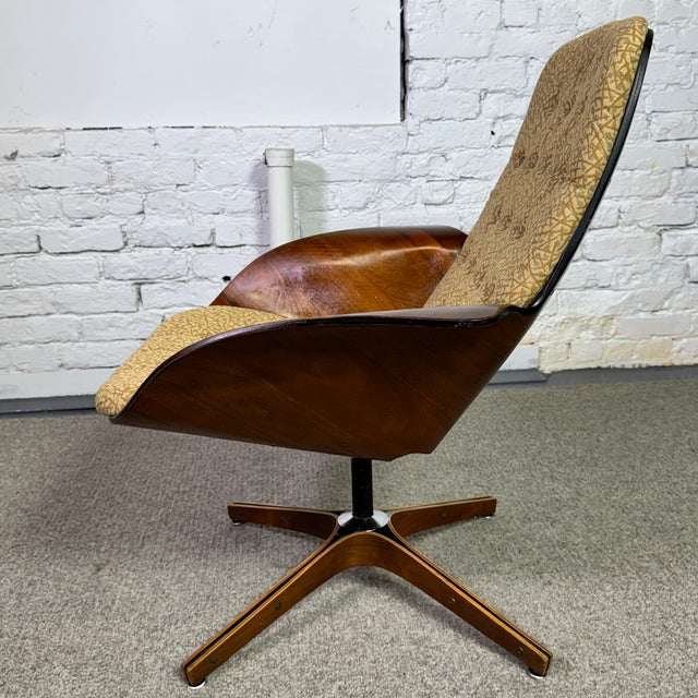 Wood "Mrs Chair" Lounge Chair by George Mulhauser for Plycraft For Sale - Image 7 of 9
