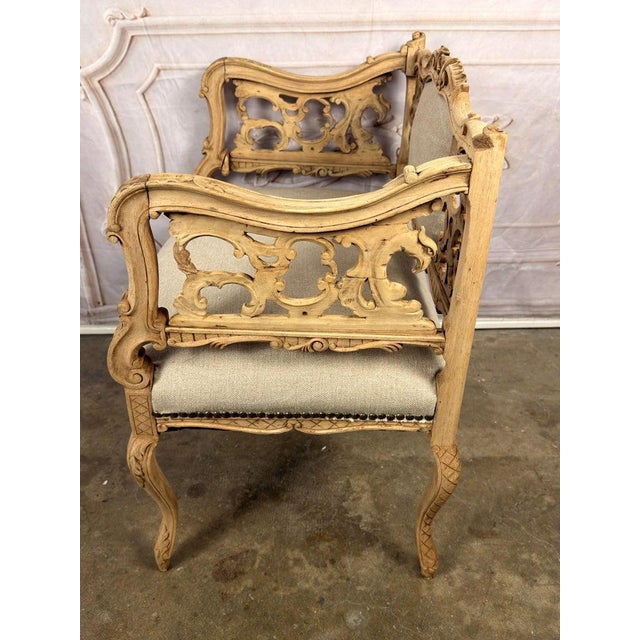 Antique Venetian Rococo Pierced Bench Settee- Hand Carved Bleached Walnut For Sale - Image 9 of 17