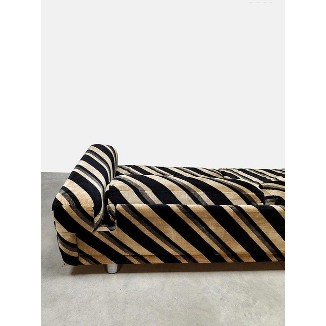 1970s Mid-Century Diplomat Lounge Sofa from Howard Keith, 1970s For Sale - Image 5 of 7