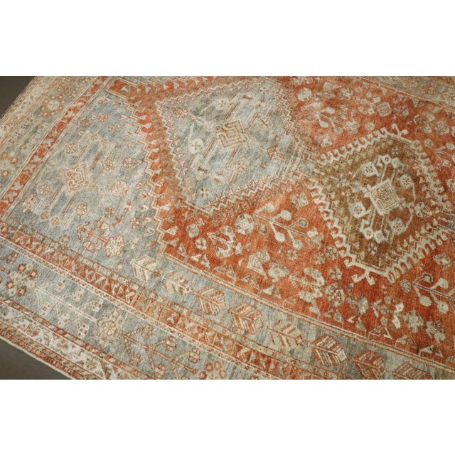 Apricot Tribal Persian Shiraz Rug rug no.j4160 For Sale In New York - Image 6 of 10