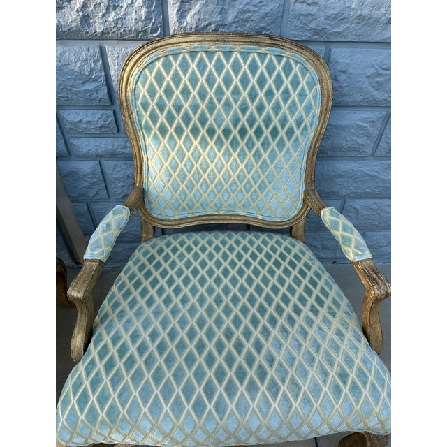 Vintage Tomlinson/Erwin-Lambeth French Louis XV Style Giltwood Armchairs - A Pair For Sale - Image 17 of 18