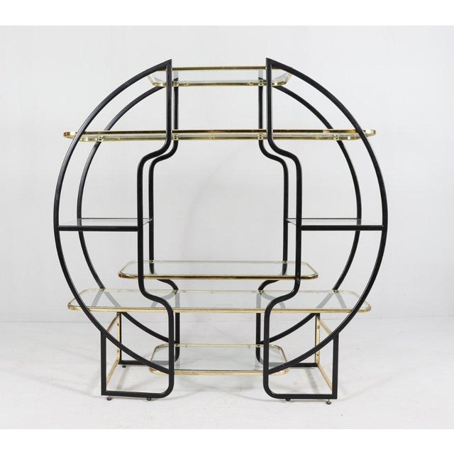 Black Hollywood Regency Sculptural Circular Étagère in Blackened Steel, Gold-Plated Metal and Glass, 1970s For Sale - Image 8 of 8