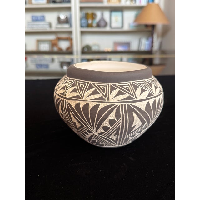 Late 20th Century Acoma / Laguna Pueblo Sgraffito Pottery Jar — Hand-Etched Black on Matte Ground, Signed, 4.5" For Sale - Image 5 of 8