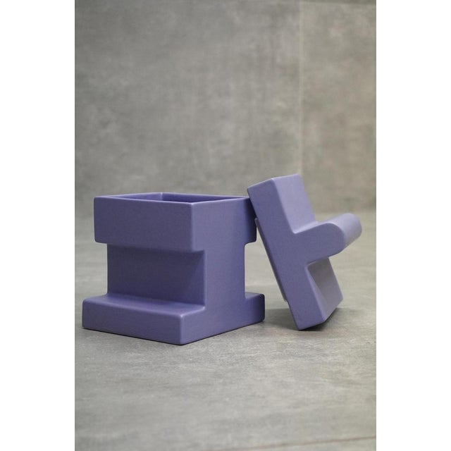 Ettore Sottsass Yantra Y25 Vase in Periwinkle from Ettore Sottsass, 1969 For Sale - Image 4 of 7