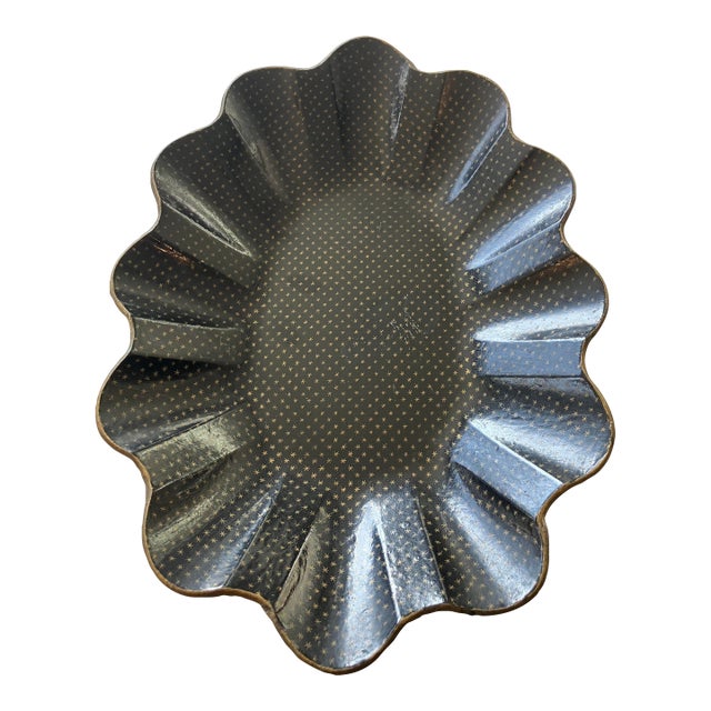 Late 19th-Century English Scalloped Tray For Sale