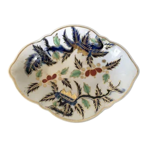 Antique 18th Century English Duesbury Derby Kakiemon Imari Porcelain Oval Plate Decorated with Chestnuts