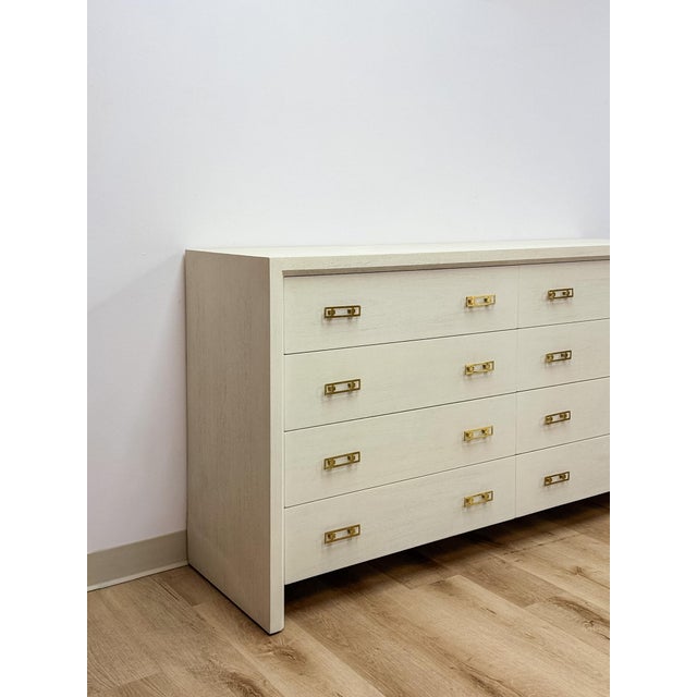 Mitchell Gold + Bob Williams Coastal Mitchell Gold Bob Williams White Dresser, Brass Handles, 8 Drawer For Sale - Image 4 of 13