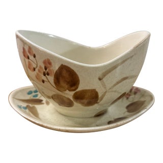1950s Mid-Century Modern Red Wing Pottery "Random Harvest" Gravy Boat With Attached Underplate For Sale
