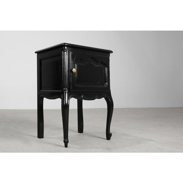 Vintage French Nightstands in Carved Wood, 1950s, Set of 2 For Sale - Image 4 of 13