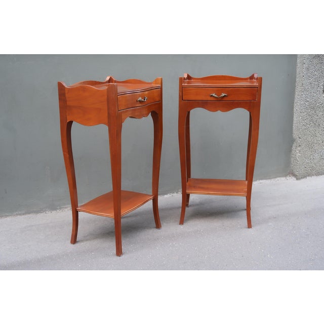 1970s Pair of French Louis XV Style Side Tables Nightstands For Sale - Image 4 of 15