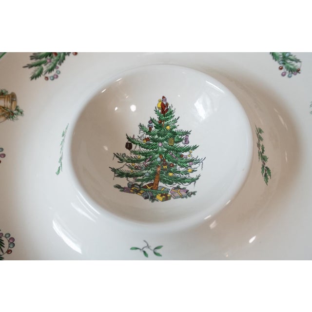 Measures 14" in diameter and is in excellent vintage condition. V1980's Spode Christmas Tree 14 Inch Round Chip and Dip...