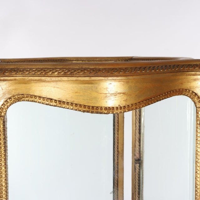 Antique French Louis XIV Giltwood Curved Glass Vitrine C1890 For Sale - Image 14 of 18