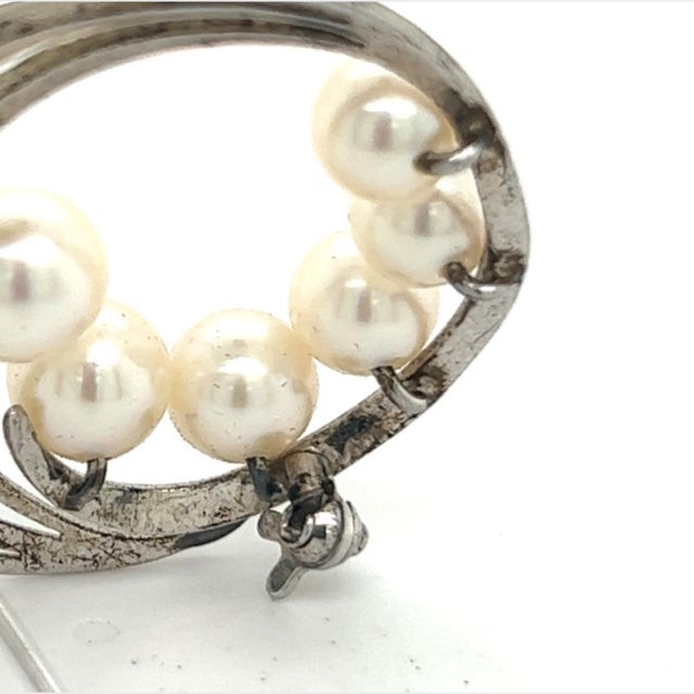 Mikimoto Estate Akoya Pearl Brooch Pin Sterling Silver 7.40 mm M285 This elegant Authentic Mikimoto Silver brooch has 6...