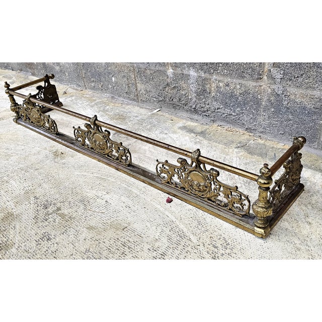 Early 20th Century Renaissance Revival Style Brass Fire Fender For Sale In Washington DC - Image 6 of 10