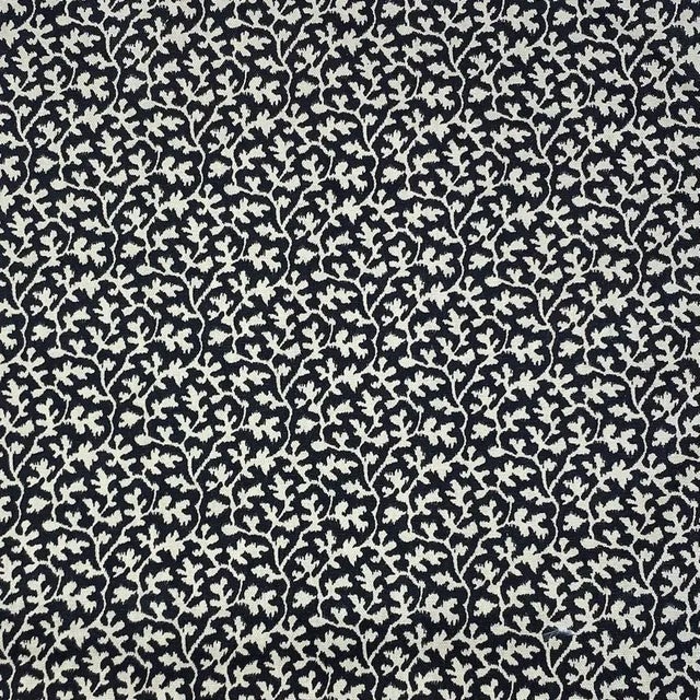 Designer P. Kaufmann Waverly Black & Tan Portia Botanical Floral Leaf Leaves Scroll Vine Pillow Covers- a Pair For Sale - Image 4 of 8