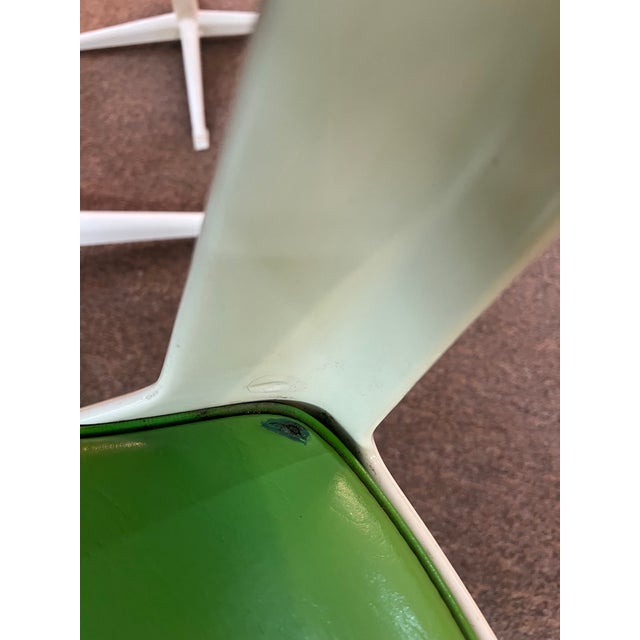 1960s Mid Centiury Modern Dining Table and 3 Colorful Chairs by Daystrom For Sale - Image 11 of 12