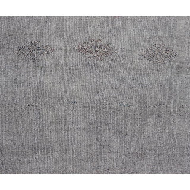 Vintage Turkish Kilim Runner With Subtle Geometric Patterns and Soft Pastel Tones For Sale In Atlanta - Image 6 of 10