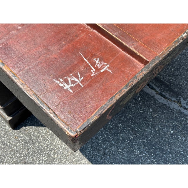 Chinese Lacquer Travel Trunk - 19th. C, Artist Signed, Hand Painted and Constructed For Sale - Image 9 of 9