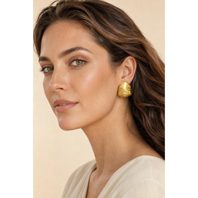 Vintage Italian Sculptural Swirl Clip-On Earrings in 18K Yellow Gold For Sale - Image 13 of 13