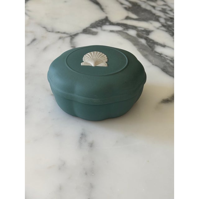 Vintage Wedgwood Jasperware Teal Green Scallop Shell Petite Trinket Dish & Lidded Box For Sale - Image 9 of 14