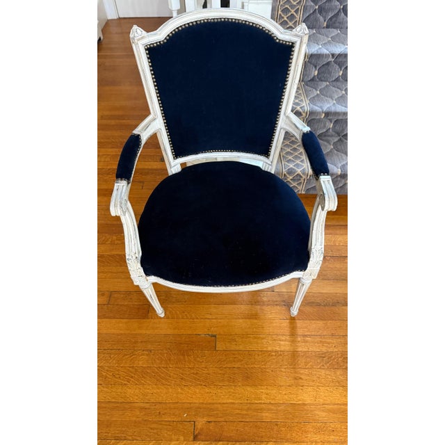 Wood Set of 12 Louis XVI Style Dining Chairs – Antique & Karges Furniture, Whitewashed With Royal Blue Velvet For Sale - Image 7 of 12