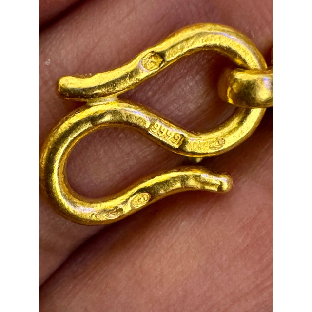 Modern Cuban Link 24 Karat Pure Yellow Gold Solid Bracelet, 46.8 Gm, Unisex , 8 Inch For Sale - Image 3 of 8