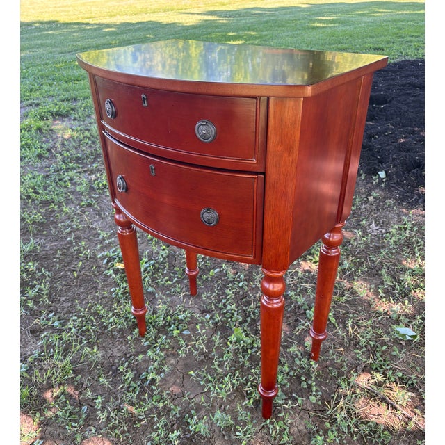 Hepplewhite 1990s Bombay Company Federal Hepplewhite Cherry Table Nightstand For Sale - Image 3 of 12