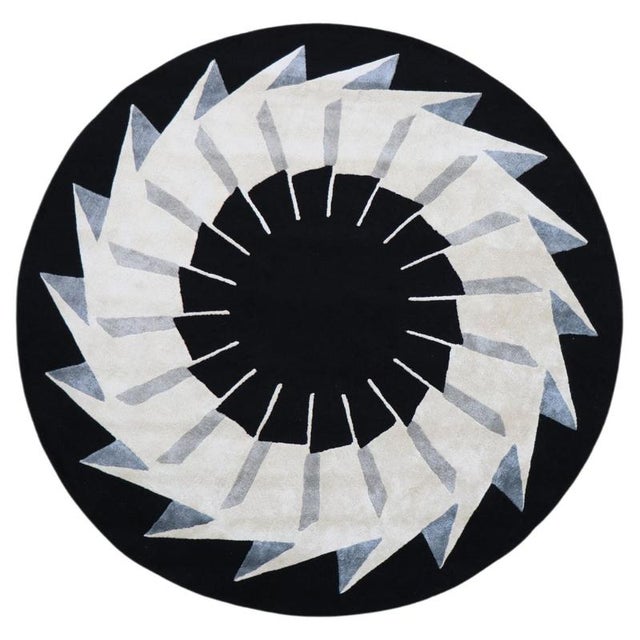Hand-Tufted Rondò Rug in Wool with Bamboo Silk and Linen by Dinodo Studio For Sale - Image 6 of 6