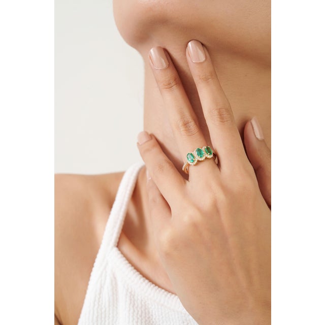 1.35ct Emerald Diamond Three-Stone Art Deco Ring Size 5 in 18k Yellow Gold For Sale - Image 10 of 18