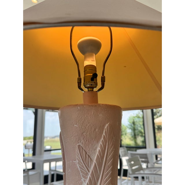 Vintage C. 1980s Art Deco Revival Palm Beach Regency Peachy-Pink Plaster Palm Leaf Table Lamp For Sale In Austin - Image 6 of 11