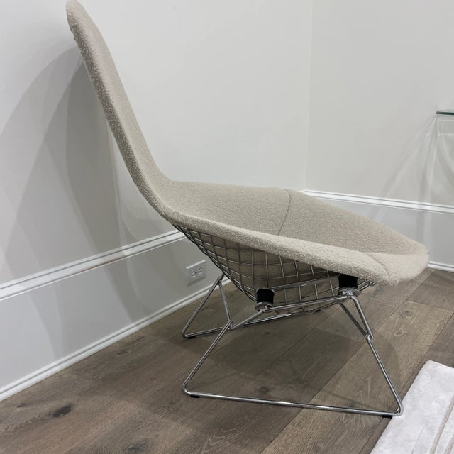 Modern 1960s Knoll Bertoia Bird Lounge Chair in Neutral Boucle For Sale - Image 3 of 8