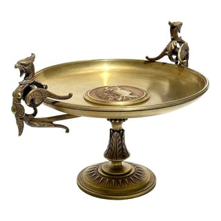 19th Century French Grand Tour Aphrodite Bronze Tazza With Gryphon Handles For Sale