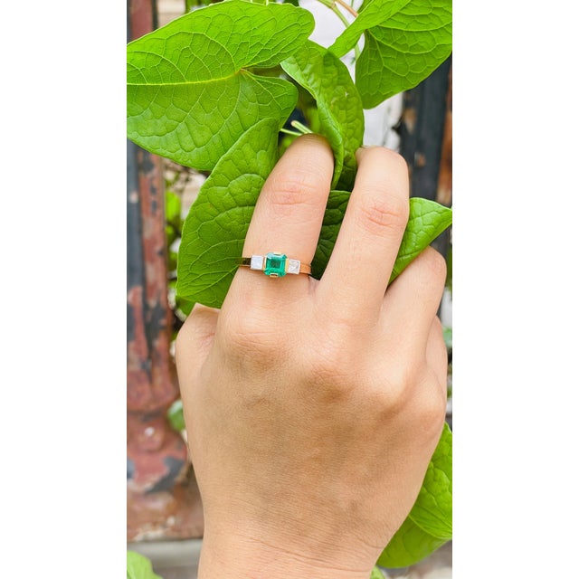 Natural Emerald & Cushion Cut Diamond Three Stone Wedding Ring (All Sizes Available) For Sale In New York - Image 6 of 8