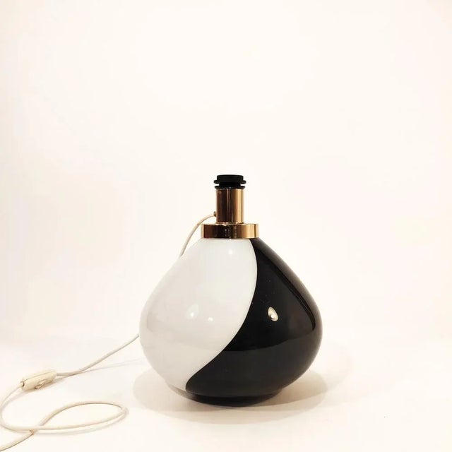 Metal Italian Table Lamp in the style of Vistosi, 1970s For Sale - Image 7 of 11